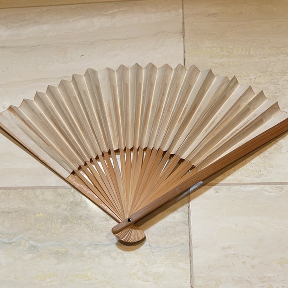 Final Price Drop: Small Lot of Vintage Asian Fans - Picture 11 of 15